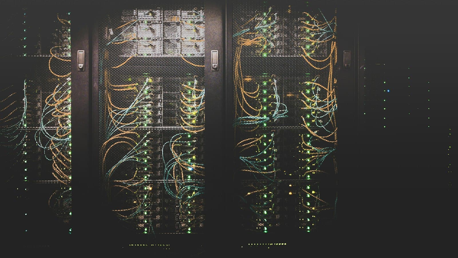 Hosting, zálohy a DevOps: jak zabezpečit web a aplikace, aby nespadly v nejhorší chvíli